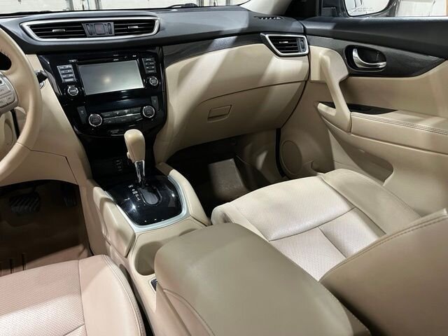 
 2015 Nissan Rogue SL full									