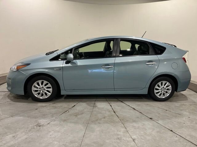 
 2015 Toyota Prius Plug-in Hybrid Advanced full									