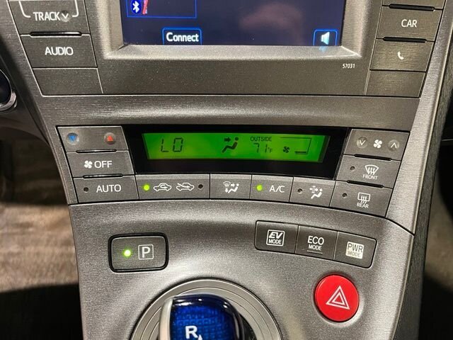 
 2014 Toyota Prius Two full									