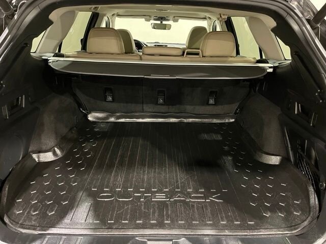 
 2020 Subaru Outback Limited full									