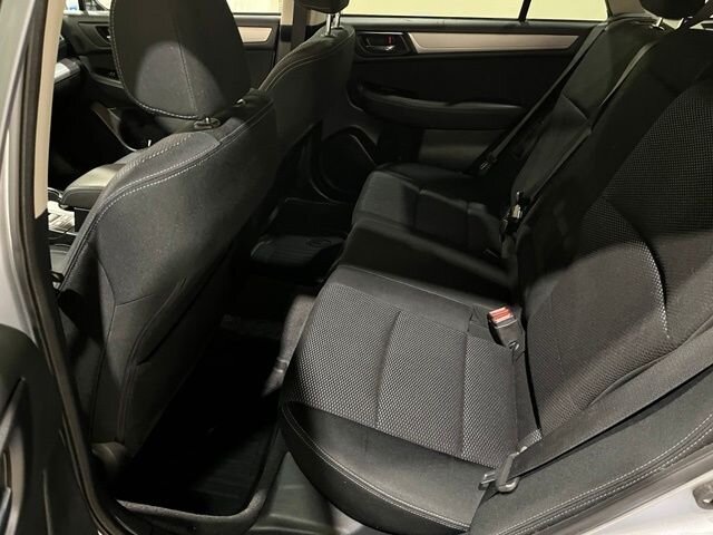 
 2017 Subaru Outback 2.5i Premium full									