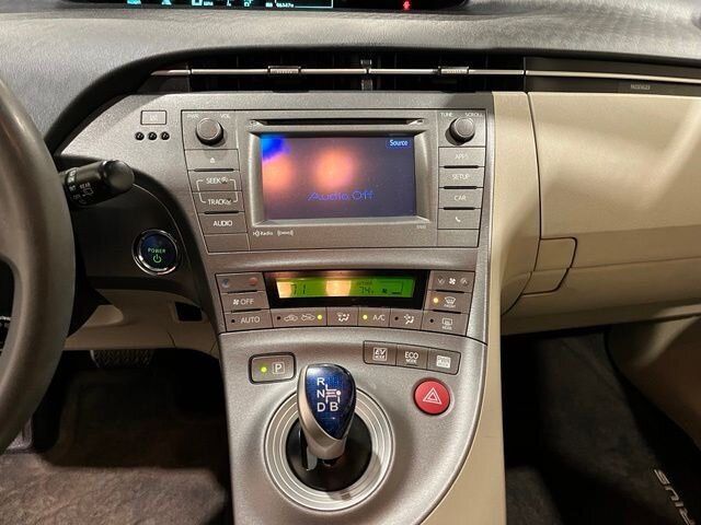 
 2013 Toyota Prius Three full									