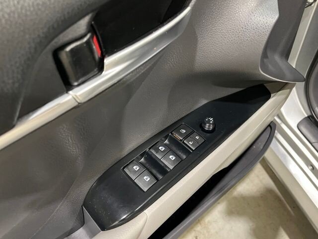 
 2019 Toyota Camry LE full									