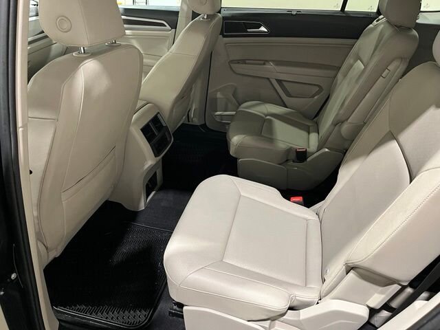 
 2019 Volkswagen Atlas 3.6L V6 SE w/Technology full									