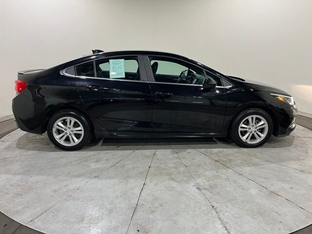 
 2017 Chevrolet Cruze LT full									