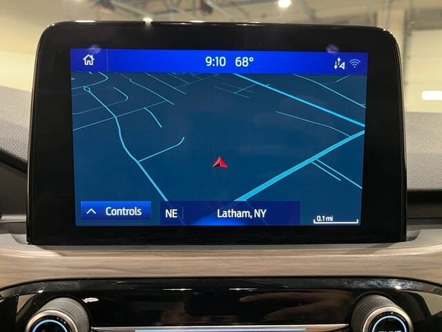 
 2020 Ford Escape Titanium full									