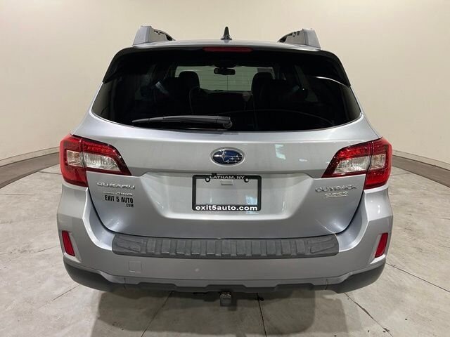 
 2016 Subaru Outback 2.5i Limited full									