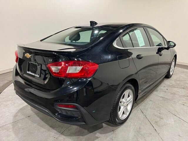 
 2017 Chevrolet Cruze LT full									