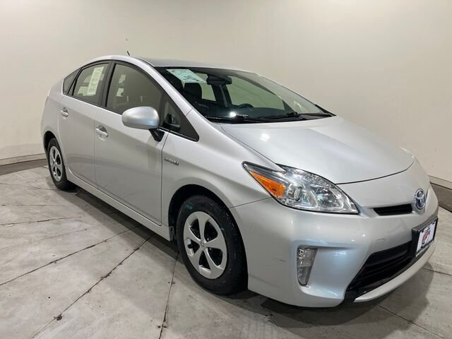 
 2014 Toyota Prius Two full									