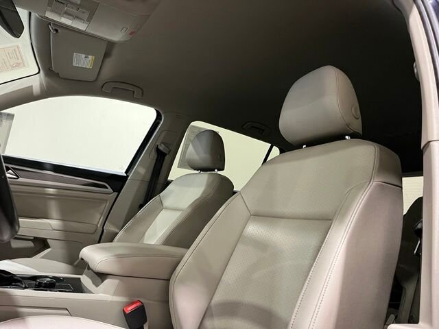 
 2019 Volkswagen Atlas 3.6L V6 SE w/Technology full									
