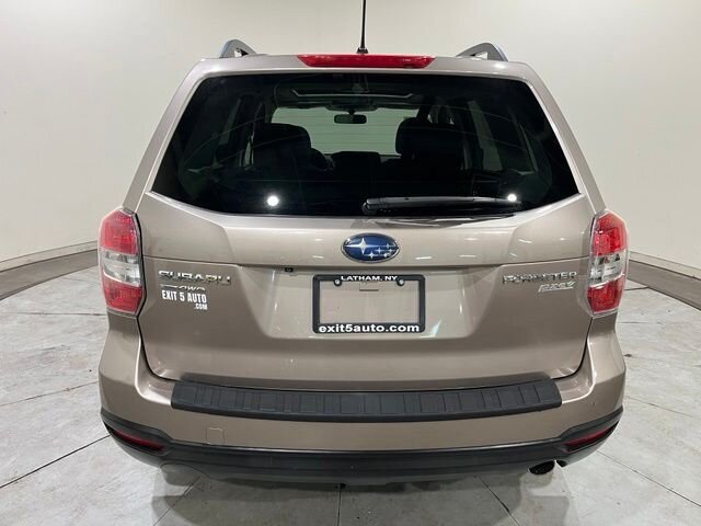 
 2015 Subaru Forester 2.5i Premium full									