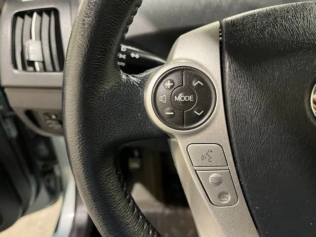 
 2015 Toyota Prius Plug-in Hybrid Advanced full									