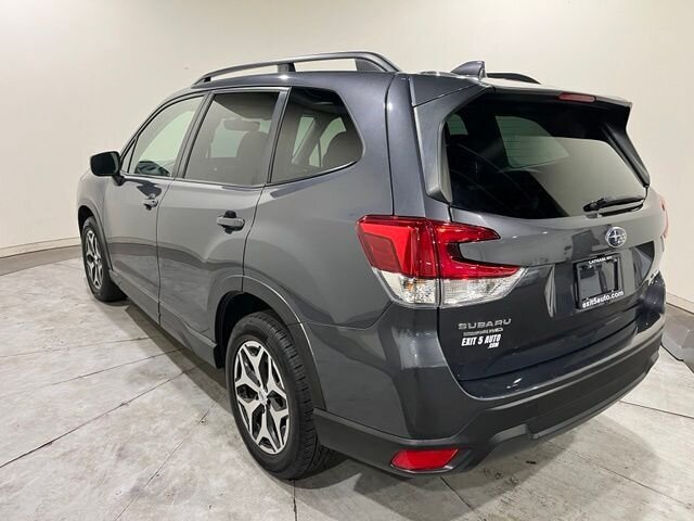 
 2021 Subaru Forester Premium full									