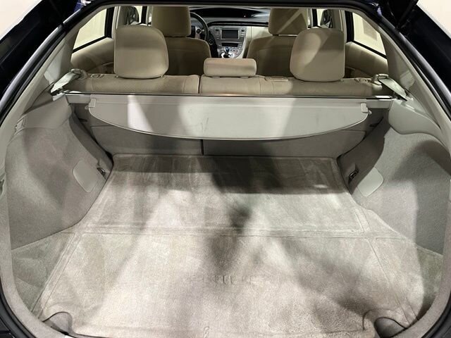
 2013 Toyota Prius Three full									