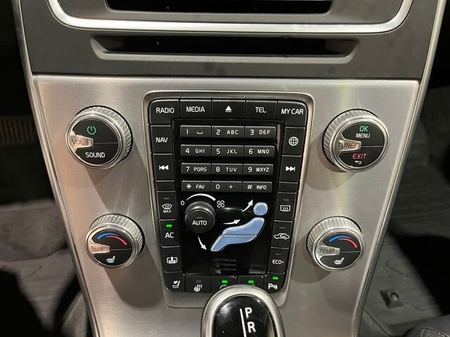 
 2018 Volvo S60 T5 Platinum full									