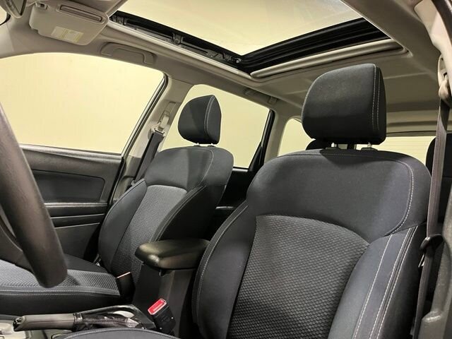 
 2016 Subaru Forester 2.5i Premium full									