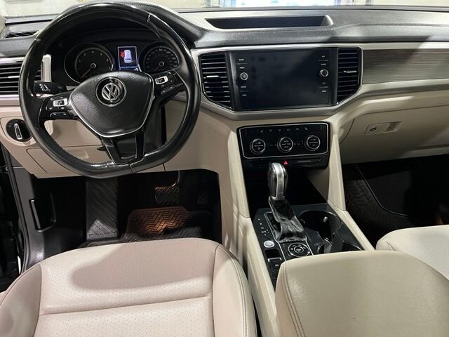 
 2019 Volkswagen Atlas 3.6L V6 SE w/Technology full									