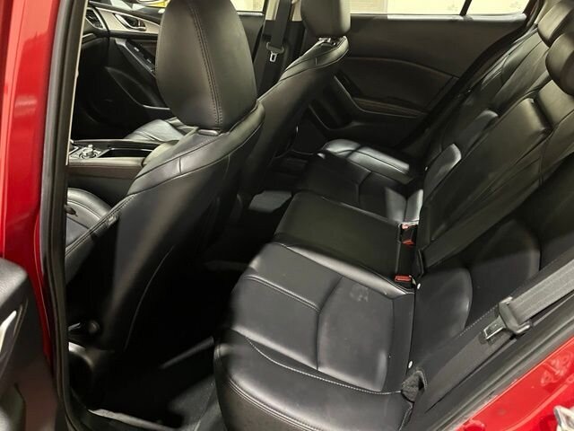 
 2018 Mazda Mazda3 Touring full									
