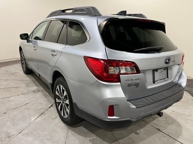 
 2016 Subaru Outback 2.5i Limited full									