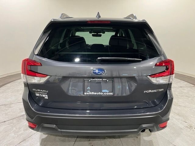 
 2021 Subaru Forester Premium full									