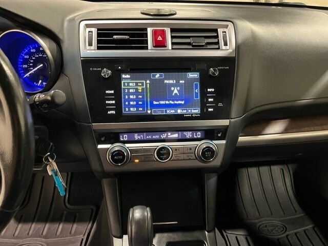 
 2016 Subaru Outback 2.5i Limited full									