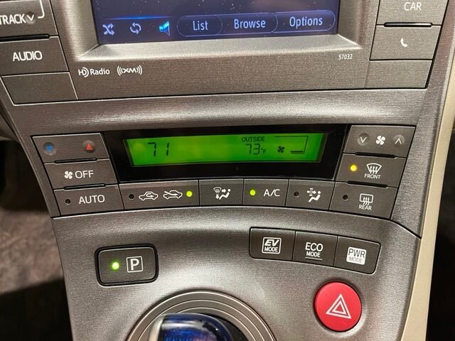 
 2013 Toyota Prius Three full									