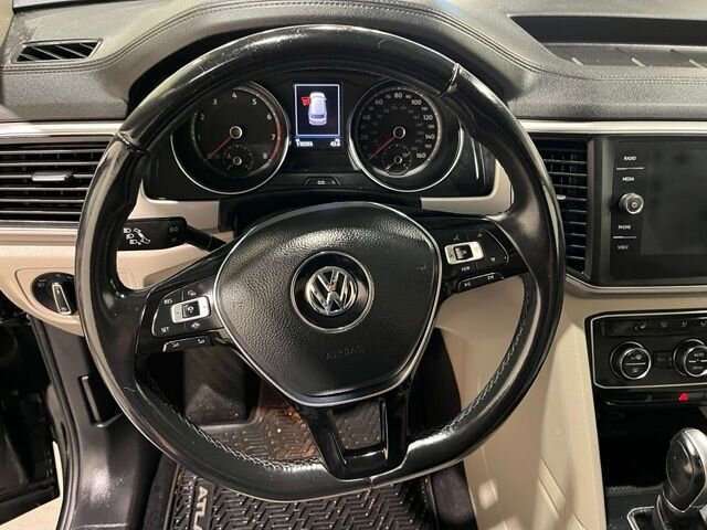 
 2019 Volkswagen Atlas 3.6L V6 SE w/Technology full									