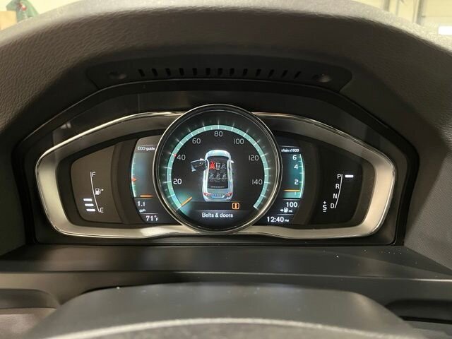 
 2018 Volvo S60 T5 Platinum full									
