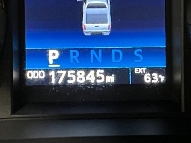 
 2015 Toyota Tundra SR full									