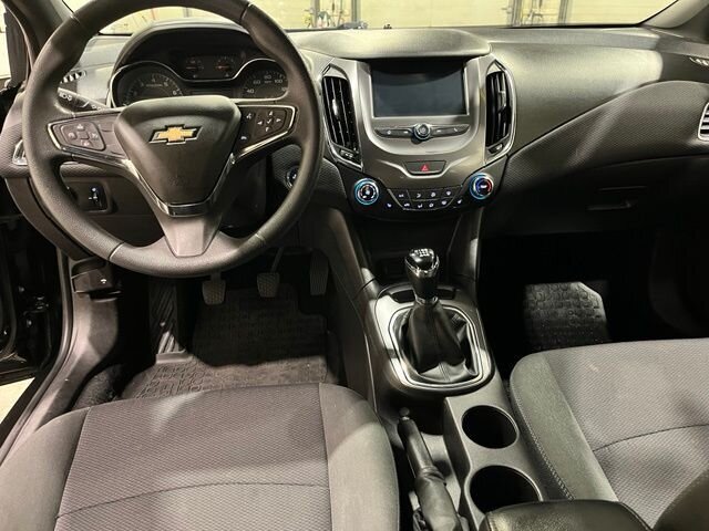 
 2017 Chevrolet Cruze LT full									