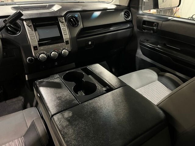 
 2015 Toyota Tundra SR full									