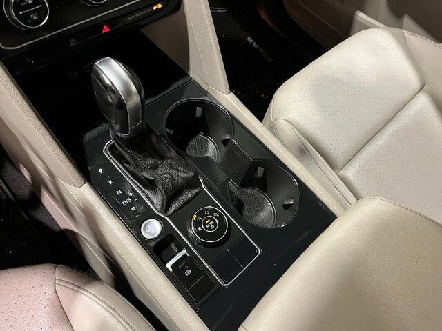 
 2019 Volkswagen Atlas 3.6L V6 SE w/Technology full									