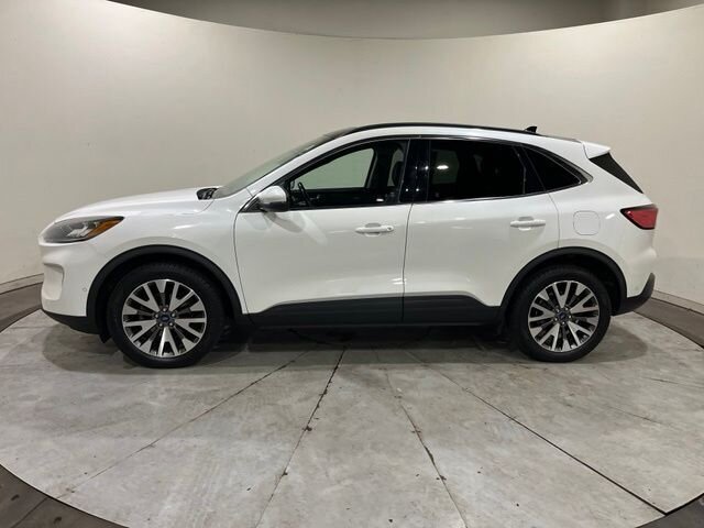
 2020 Ford Escape Titanium full									