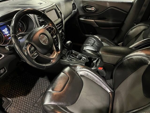 
 2019 Jeep Cherokee Latitude Plus full									