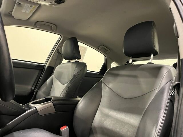 
 2015 Toyota Prius Plug-in Hybrid Advanced full									