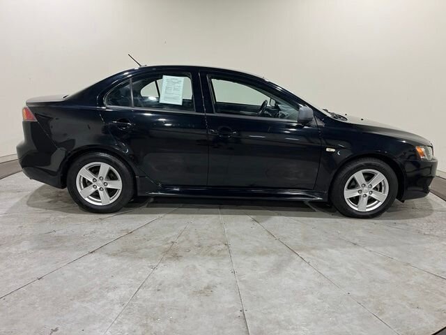 
 2014 Mitsubishi Lancer SE full									