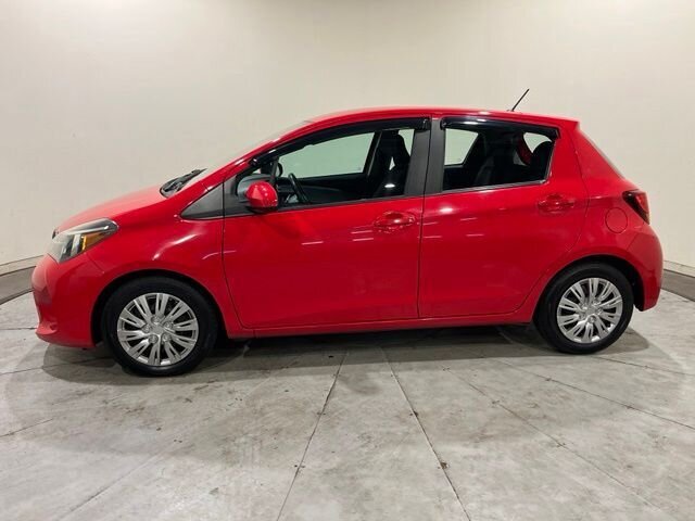 
 2015 Toyota Yaris L full									