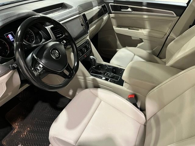 
 2019 Volkswagen Atlas 3.6L V6 SE w/Technology full									
