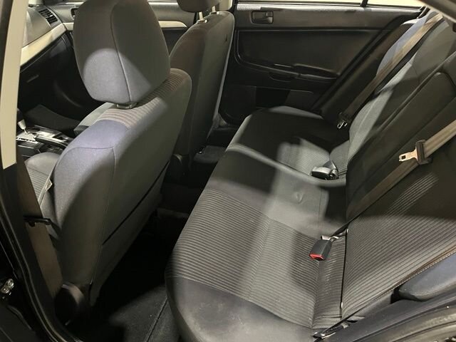 
 2014 Mitsubishi Lancer SE full									