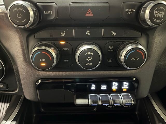 
 2020 RAM 1500 Big Horn/Lone Star full									