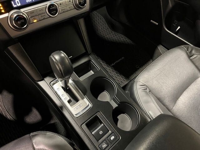 
 2015 Subaru Outback 2.5i Limited full									