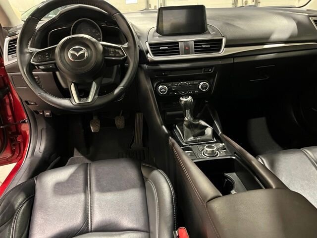 
 2018 Mazda Mazda3 Touring full									