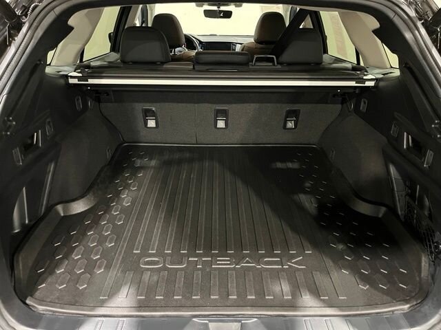 
 2020 Subaru Outback Onyx Edition XT full									
