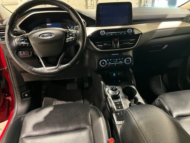 
 2020 Ford Escape SEL full									