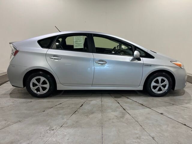 
 2014 Toyota Prius Two full									