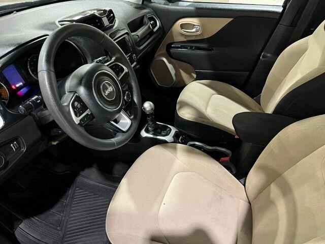 
 2015 Jeep Renegade Sport full									