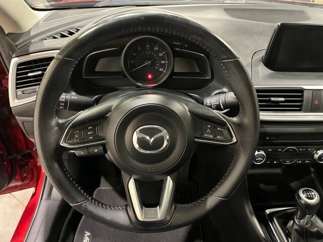 
 2018 Mazda Mazda3 Touring full									