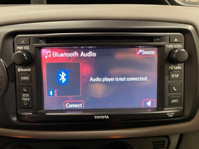
 2015 Toyota Yaris L full									