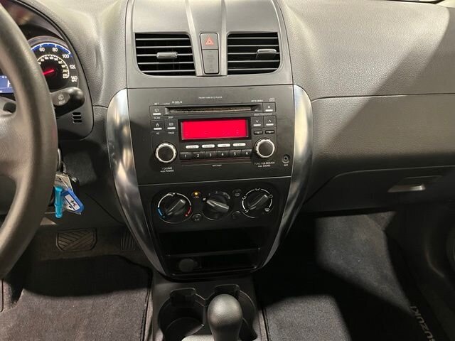 
 2012 Suzuki SX4 Crossover Premium full									