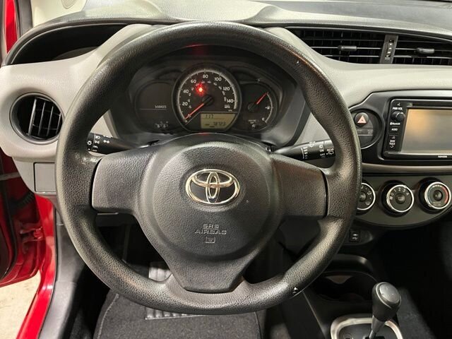 
 2015 Toyota Yaris L full									